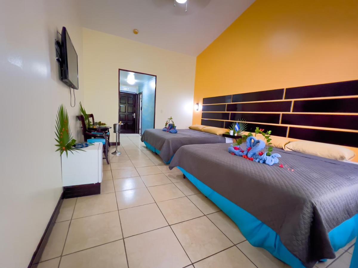 Fantasy Island Beach Resort And Marina First Bight Екстериор снимка