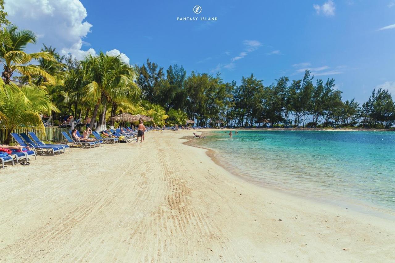 Fantasy Island Beach Resort And Marina First Bight Екстериор снимка