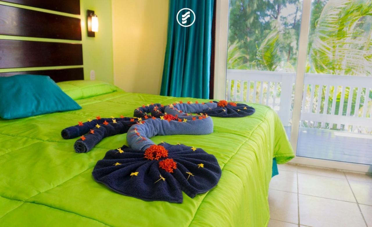 Fantasy Island Beach Resort And Marina First Bight Екстериор снимка